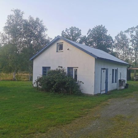 Vacker Hus I Naturen Froseke Exterior photo
