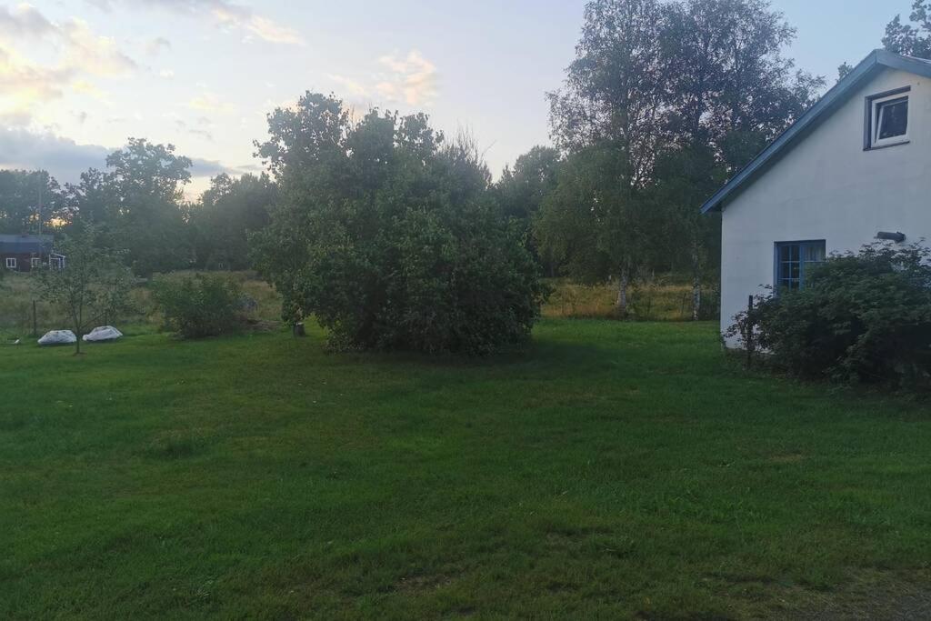 Vacker Hus I Naturen Froseke Exterior photo