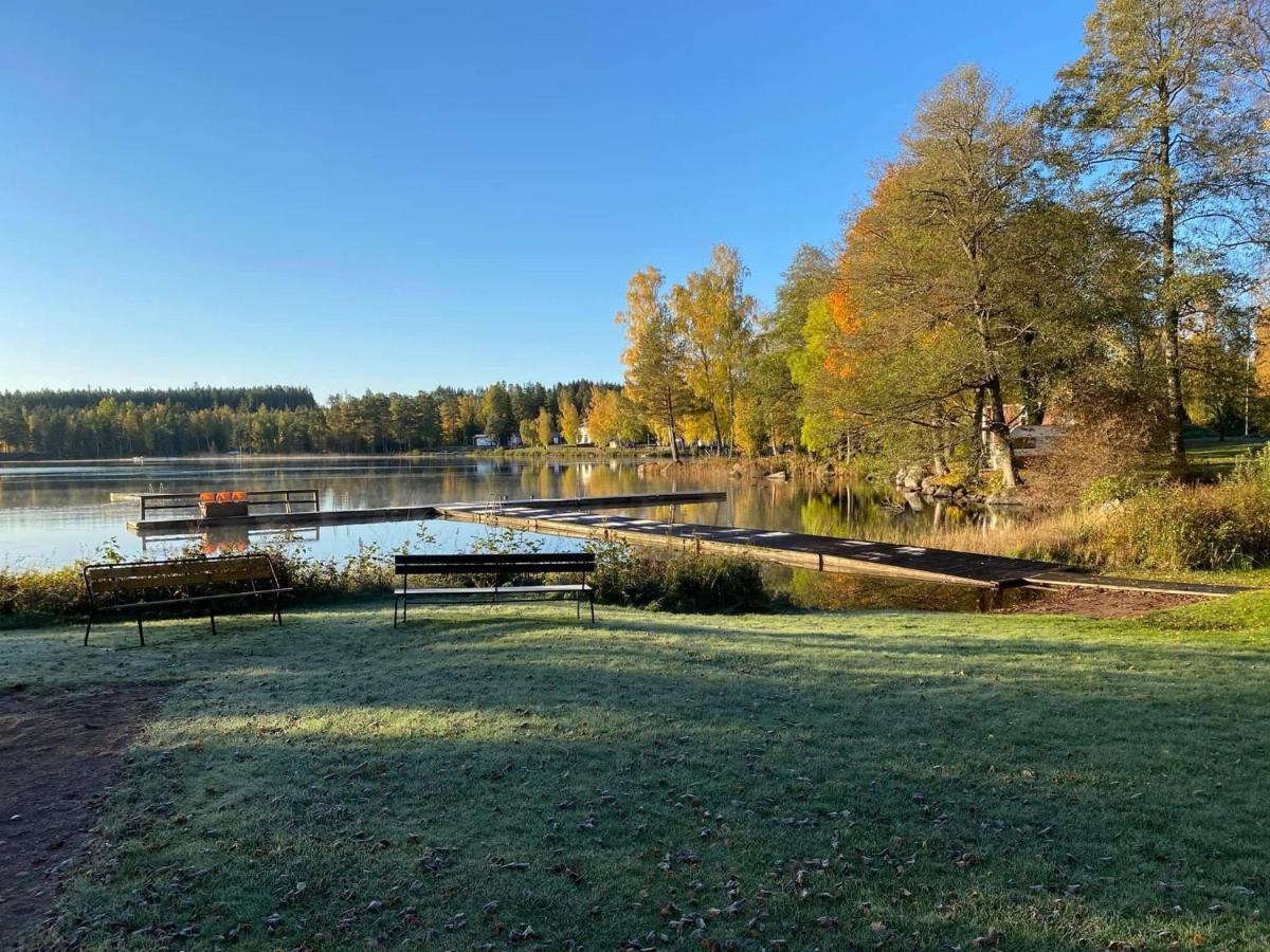 Vacker Hus I Naturen Froseke Exterior photo
